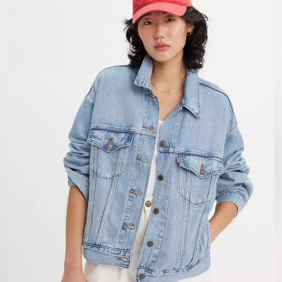 Levi's Jackets & Blazers - ✖️sold✖️Levi’s Ex Boyfriend Trucker Denim Jacket